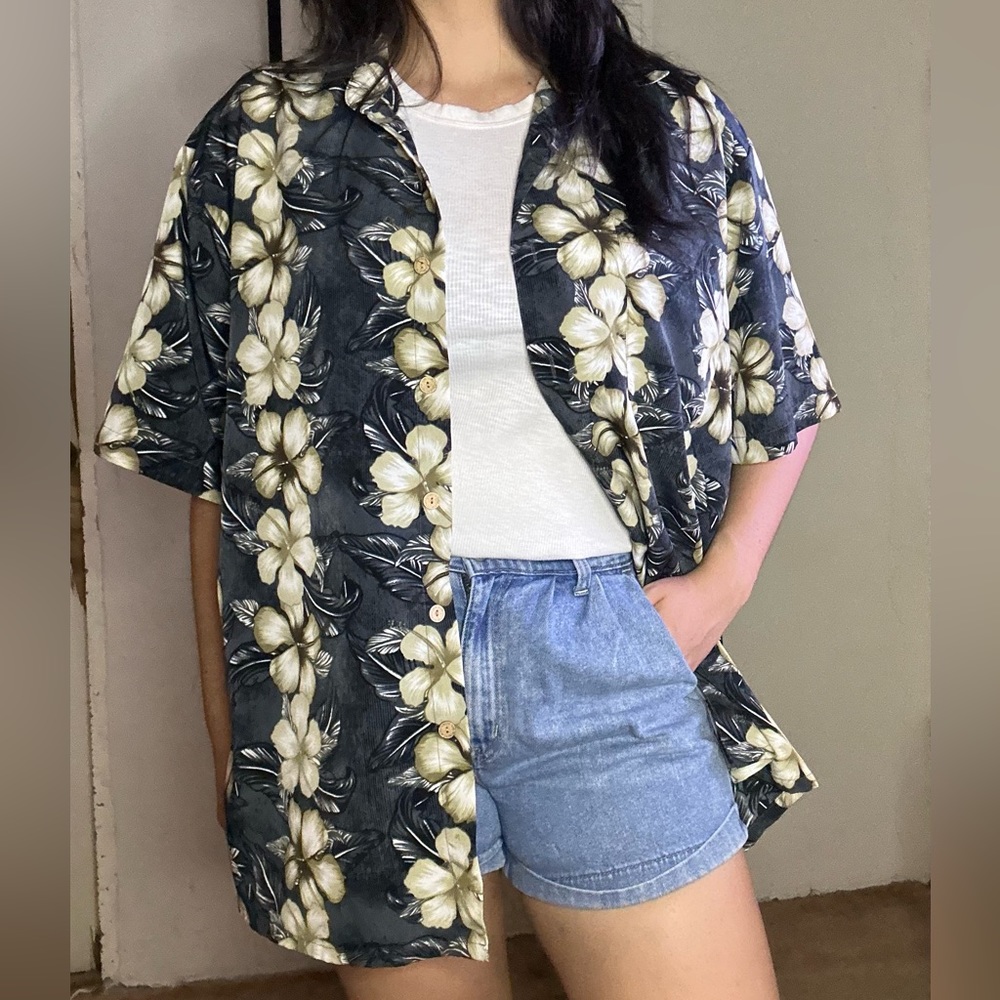 Hawaiian men’s button down